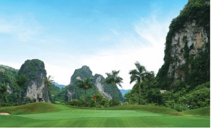 Sân golf Phượng Hoàng Lương Sơn: Trải nghiệm không gian đánh golf tuyệt vời