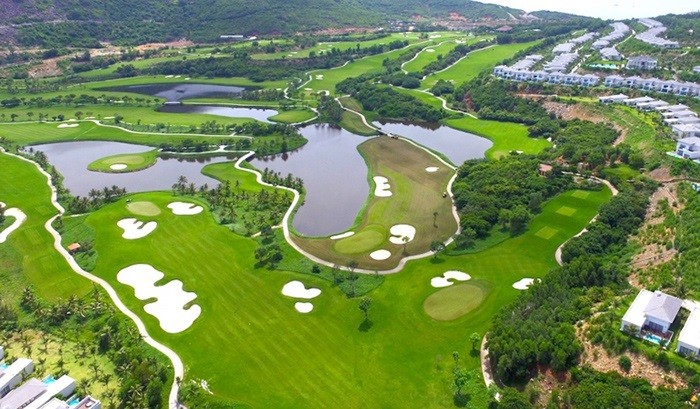 Giá sân golf Vinpearl Nha Trang - Vinh danh là sân golf có cảnh quan đẹp nhất Việt Nam