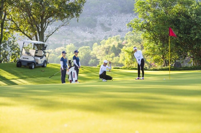 Giá sân golf Vinpearl Nha Trang - Mỗi lỗ golf như là 1 thách thức cho người chơi
