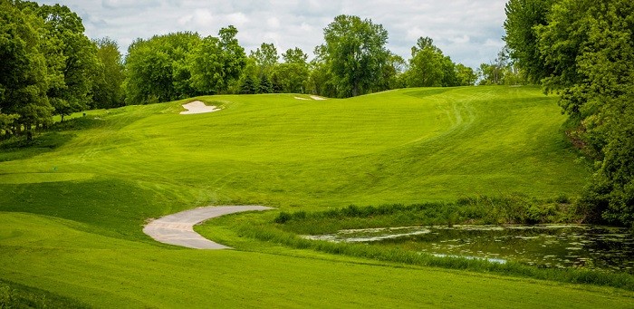 Royal Golf Course: Cỏ được chăm chút kỹ lưỡng