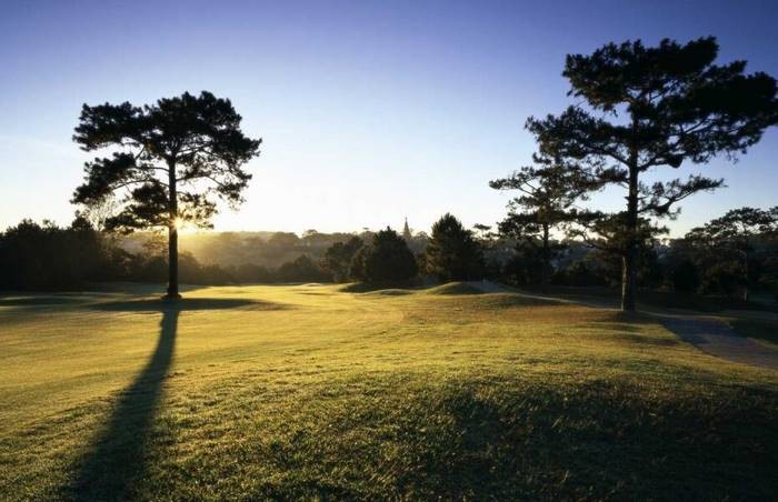 Khám phá Đà Lạt Palace Golf Club -  Sân golf vào buổi sáng