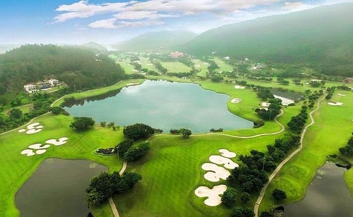 Giá sân golf Đầm Vạc - Sân golf Đầm Vạc được xem là sân golf lớn nhất Việt Nam