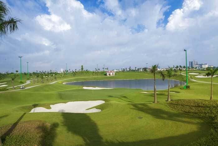 Giá sân golf Long Biên - Sân golf sở hữu vị trí địa lý cực đắc địa