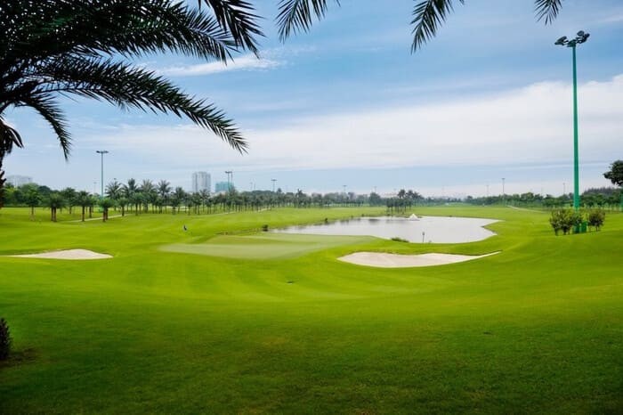 Giá sân golf Long Biên - Sân golf sở hữu quy mô diện tích cực khủng, mang đến không gian trải nghiệm hấp dẫn nhất