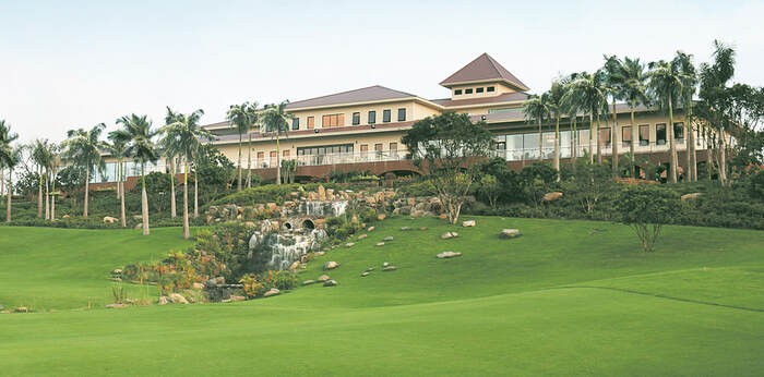 Giá sân golf Sky Lake - Nhà câu lạc bộ hiện đại tiện ích