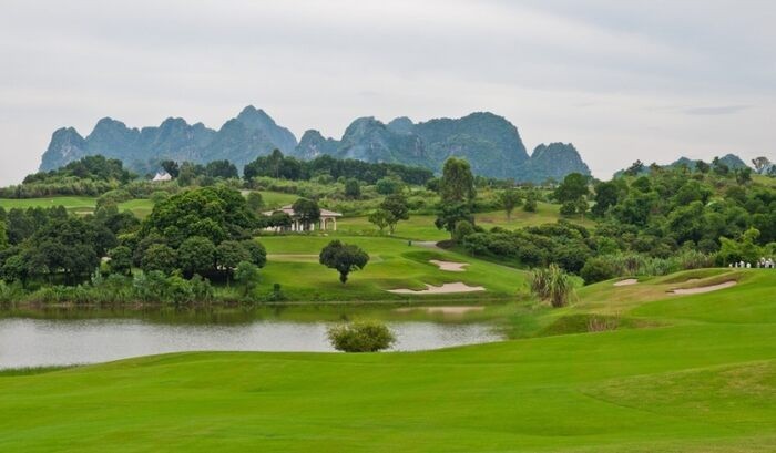 Giá sân golf Sky Lake -Giá sân golf Sky Lake trọn gói tại LuhanhVietNam bao tốt