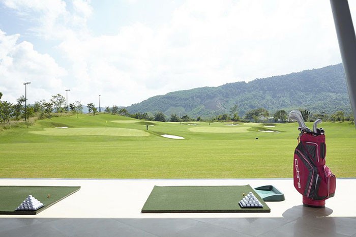 Sân golf Bà Nà Hills: Vị trí tập có mái che