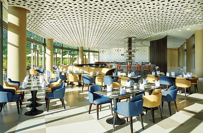 Sân golf Bà Nà Hills: Không gian nhà hàng trẻ trung, hiện đại