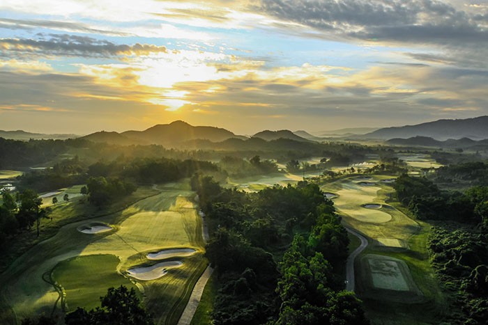 Sân golf Bà Nà Hills: Khung cảnh thiên nhiên thơ mộng