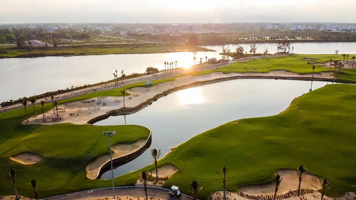 sân golf Đà Nẵng - BRG Da Nang Golf Club là sân golf 18 hố đầu tiên do đích thân huyền thoại golfer Greg Norman thiết kế tại miền Trung