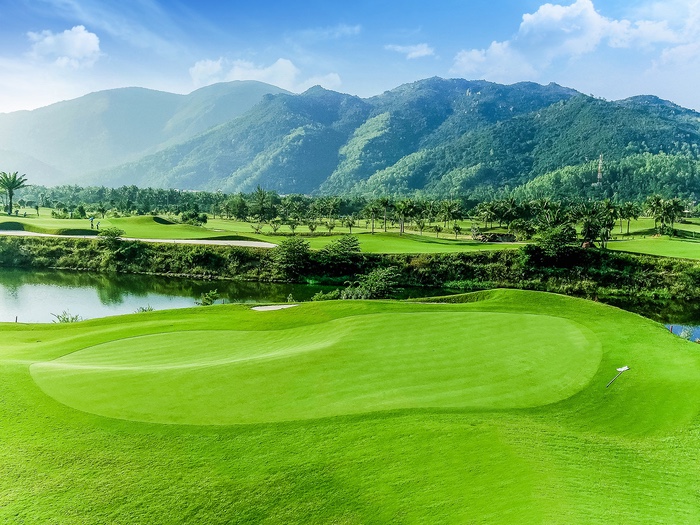 Diamond Bay Golf & Villas Nha Trang là một trong những quần thể nghỉ dưỡng và chơi golf cao cấp hàng đầu châu Ásân golf Nha Trang - 
