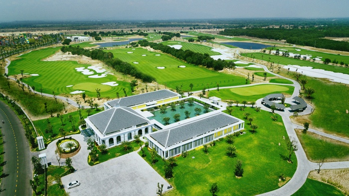 sân golf Bình Dương - Toà Clubhouse của Sân golf Mê Kông. 