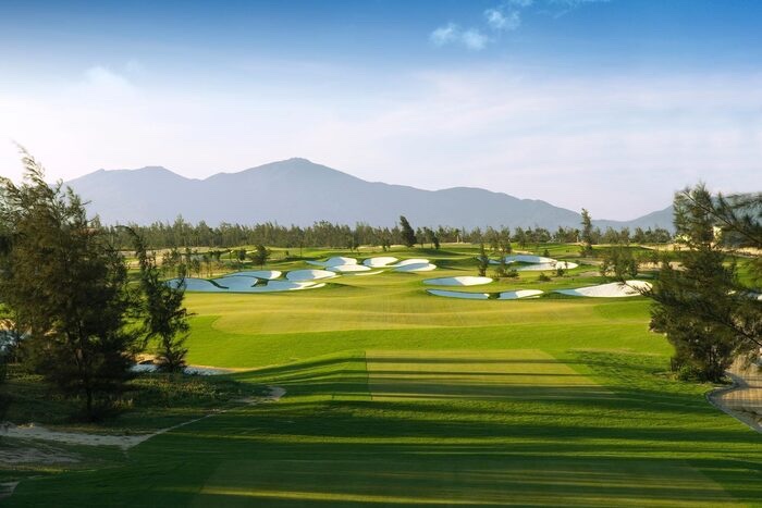 sân golf Quảng Nam - Sự kết hợp đáng kinh ngạc giữa yếu tố thiên nhiên và đặc tính riêng của từng hố golf