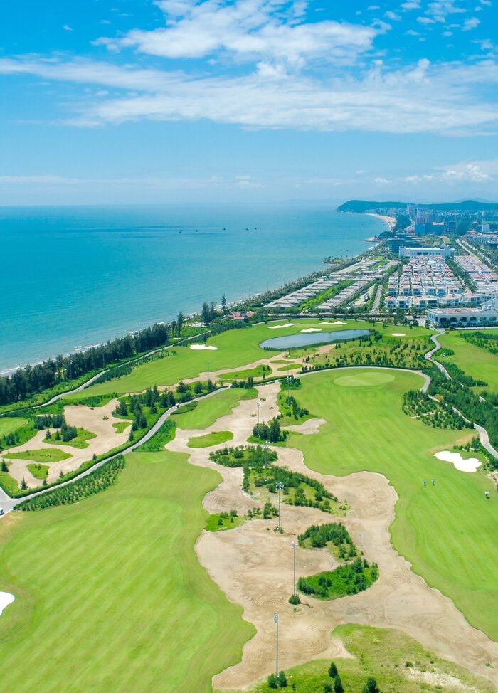 sân golf Thanh Hoá - Sân golf nằm dọc đường bờ biển độc đáo