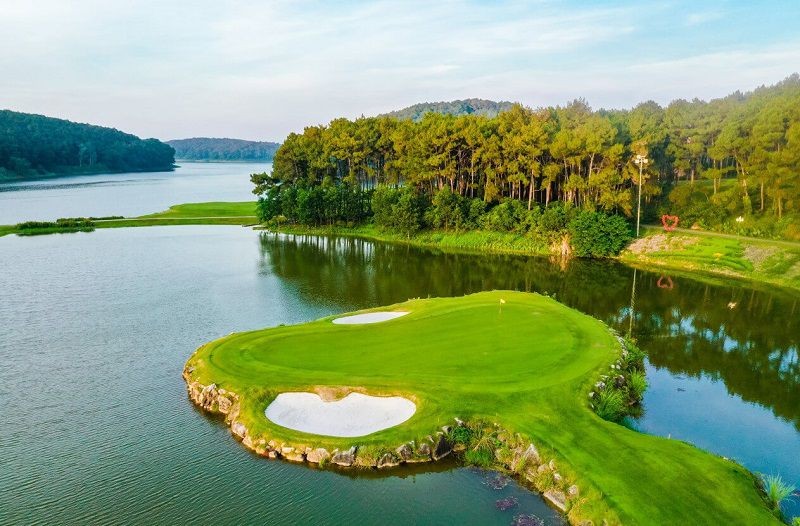 Sân Golf Tràng An - điểm hẹn lý tưởng của các golfer Việt Nam