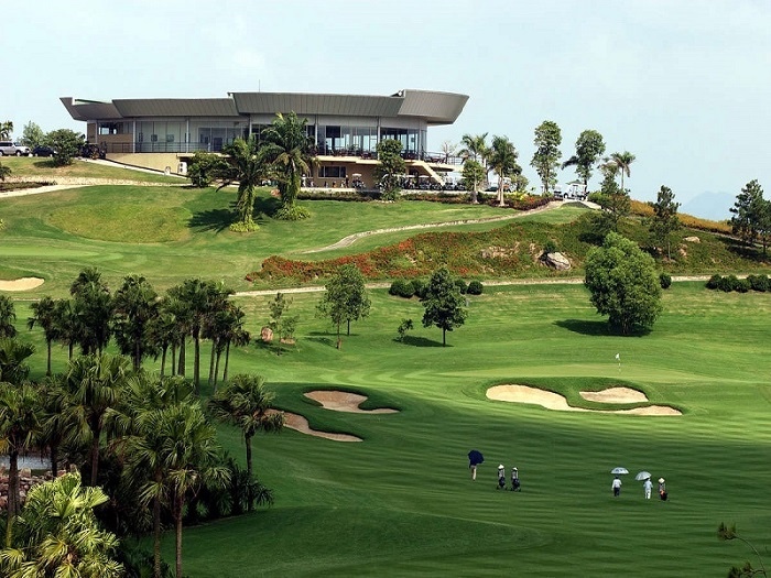 sân golf Vĩnh Phúc - Toà nhà câu lạc bộ tại tại sân golf Đầm Vạc.