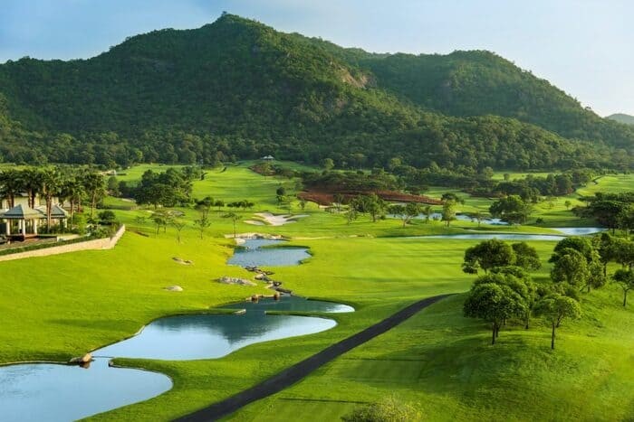 Tam Đảo golf & resort - Vị trí địa lý thuận lợi cho việc đu lại của các golf thủ 