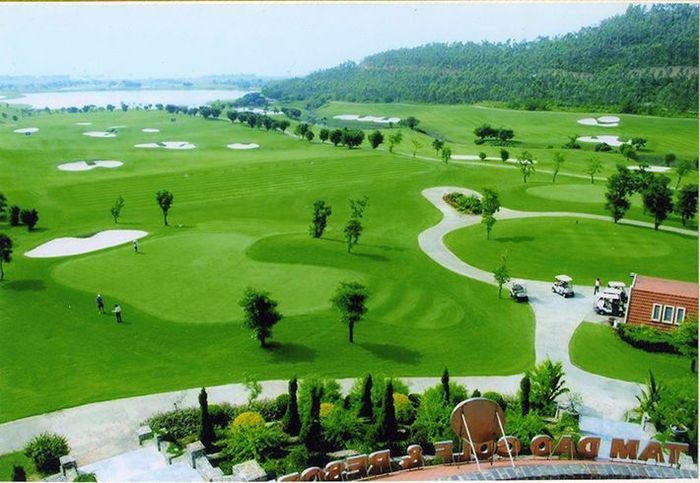 Tour golf Sóc Sơn là nơi nghỉ dưỡng thú vị với cảnh sắc hữu tình, trong lành. 