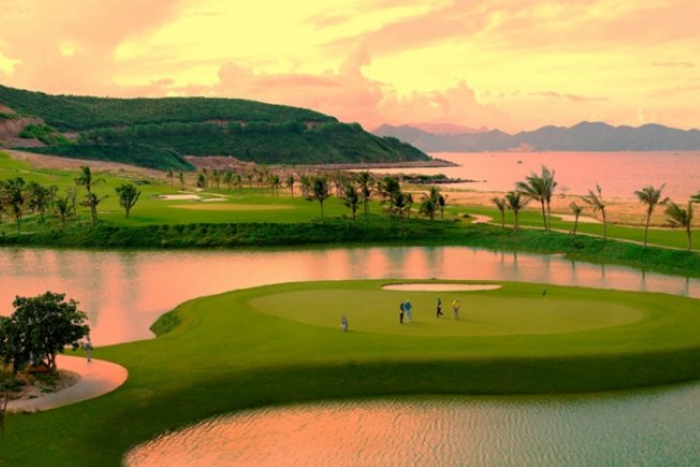 Đẳng cấp du lịch sân gofl hoàn hảo có tại tour golf Hải Phòng.