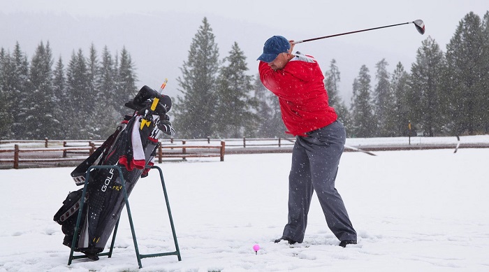những kinh nghiệm chơi golf trời lạnh mà mọi golfer nên biết
