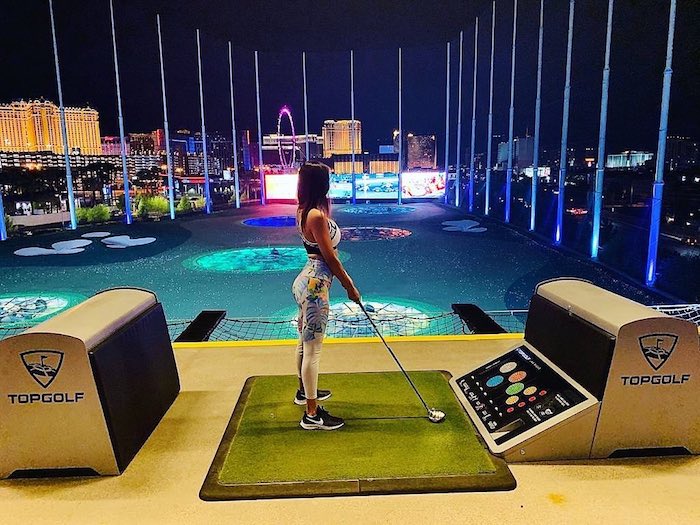 Chơi golf đêm ở Las Vegas