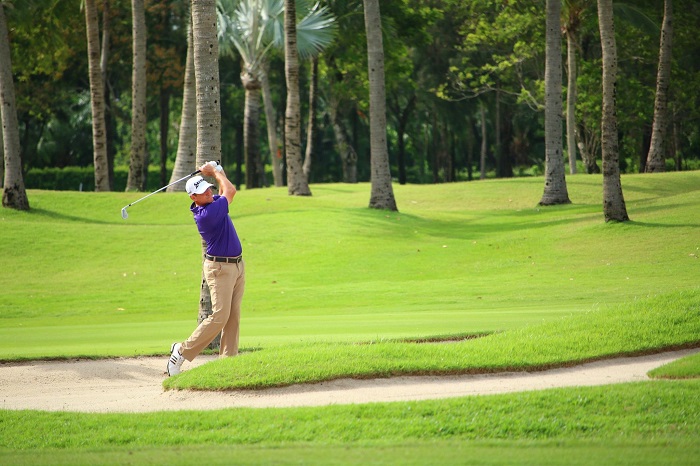 chơi golf tại Thái Country Club