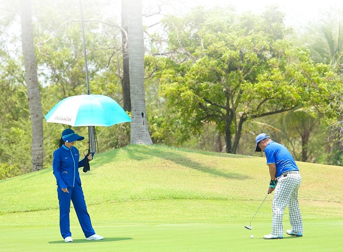 chơi golf tại Thái Country Club