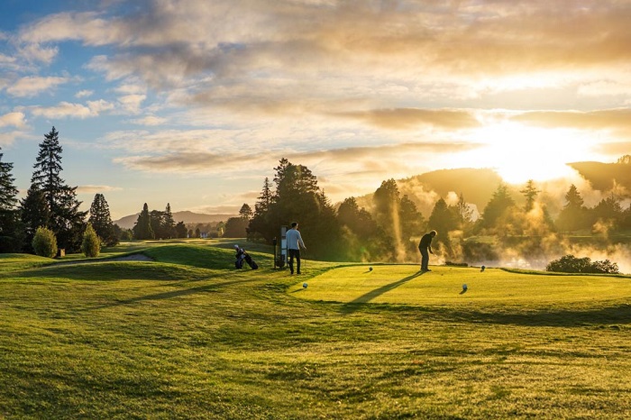  Rotorua Golf Club nằm ở Whakarewarewa