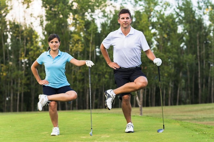 động tác khởi động khi chơi golf