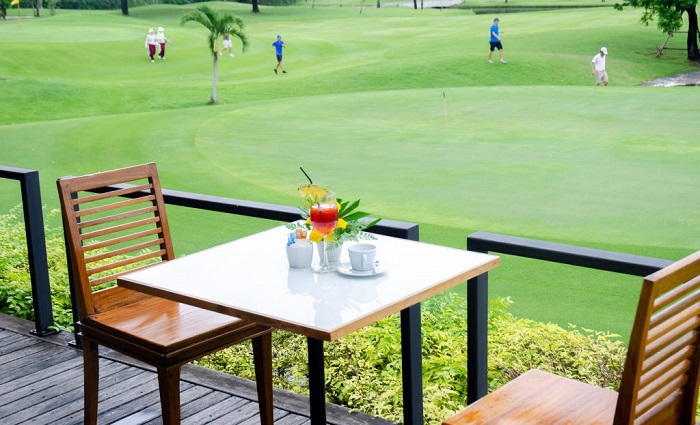 nhà hàng tại Subhapruek Golf Club thái lan