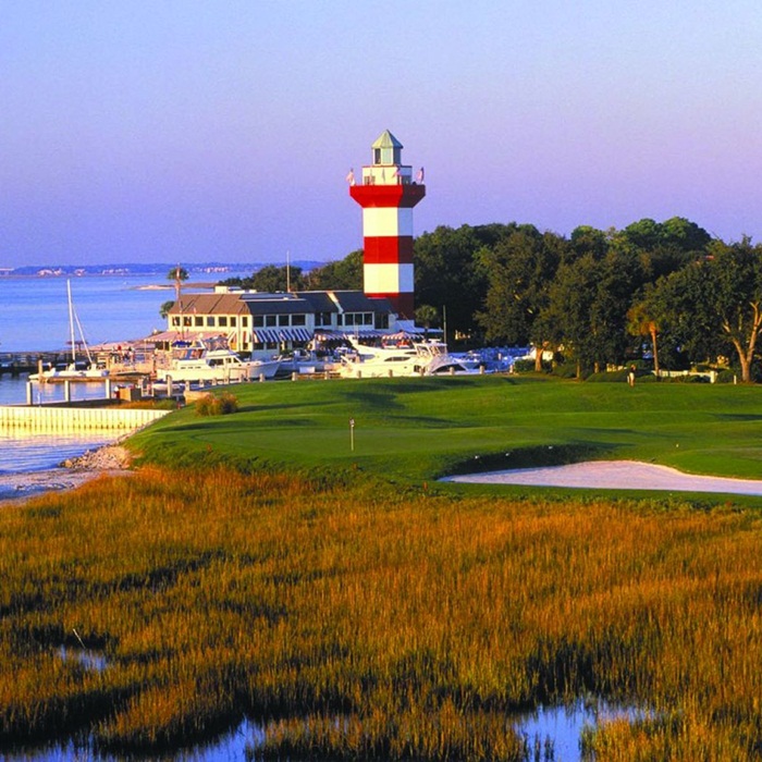 Lỗ 18 của Harbor Town Golf Links được thiết kế bởi Pete Dye