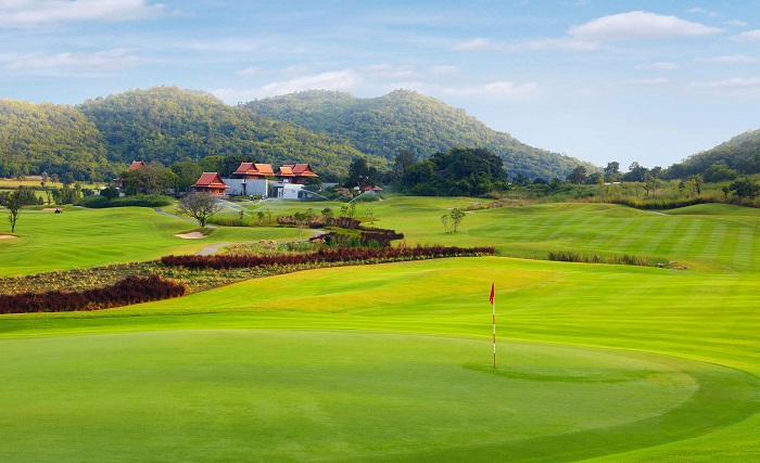 Những lỗ golf tuyệt đẹp với cảnh quan hùng vĩ là một trong những ưu điểm của Banyan Golf Club