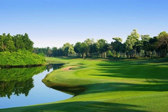 Cảnh quan Lam Luk Ka Country Club - một trong những sân golf tốt nhất Bangkok