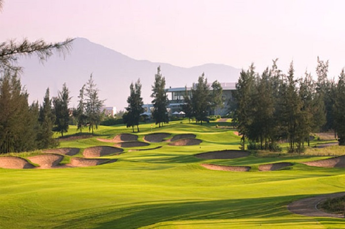 Sân golf Montgomerie Links là một trong những sân golf bên bờ biển đẹp nhất Đông Nam Á