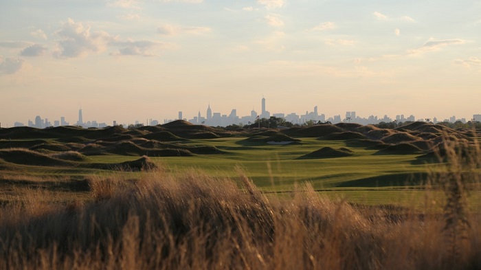 Sân golf Trump Golf Links tại Ferry Point là một sân golf New York nổi tiếng