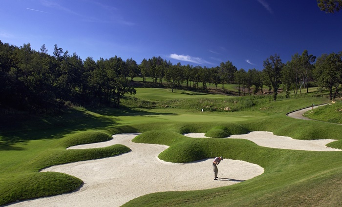 Sân golf Terre Blanche là một trong những sân golf tốt nhất nước Pháp