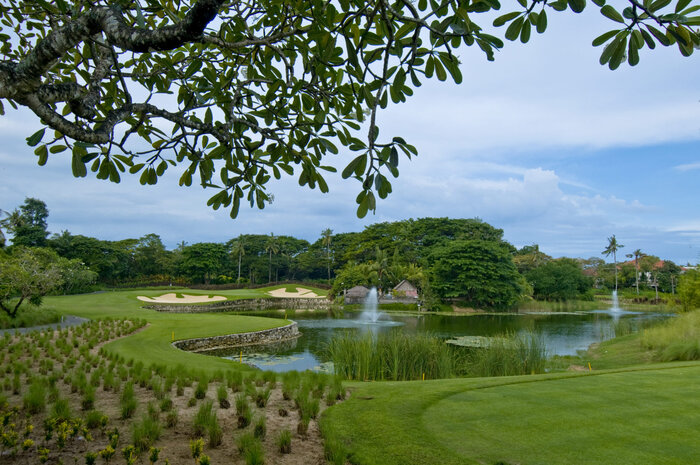 sân golf tại Indonesia