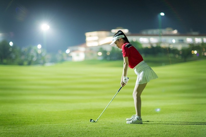 những lợi ích của chơi golf vào ban đêm nhưng ít người biết 