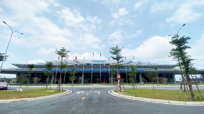 sân golf gần sân bay Phú Bài