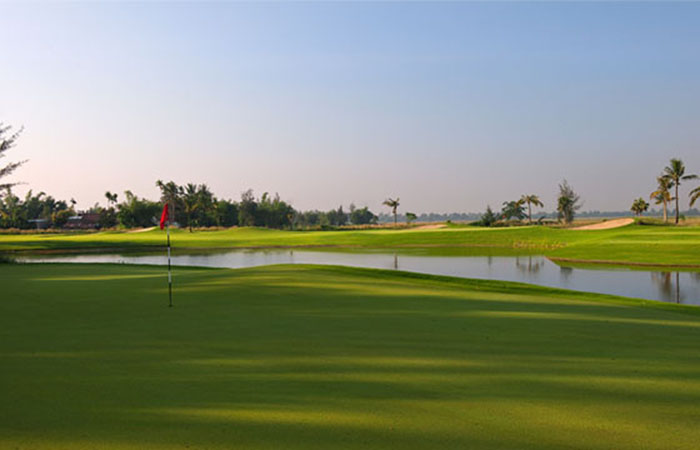 Sân golf Montgomerie Links Vietnam - “Viên ngọc” trong lòng thành phố Đà Nẵng