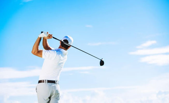 Những cách tránh sốc nhiệt khi chơi golf vào mùa hè