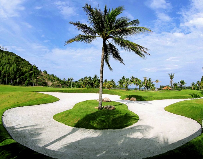 Sân golf Diamond Bay Nha Trang
