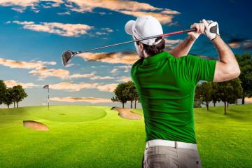 Vì sao người ta luôn đội mũ khi chơi golf? Đôi bên cùng có lợi!