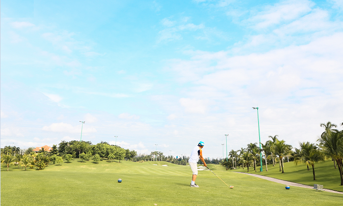sân golf gần sân bay Tân Sơn Nhất