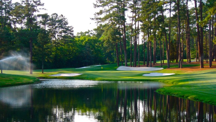 Nhìn sâu vào sân golf độc nhất thế giới - Augusta National Golf Club
