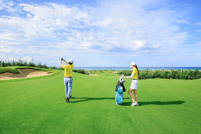 Sân golf FLC Sầm Sơn - một trong các sân golf của FLC
