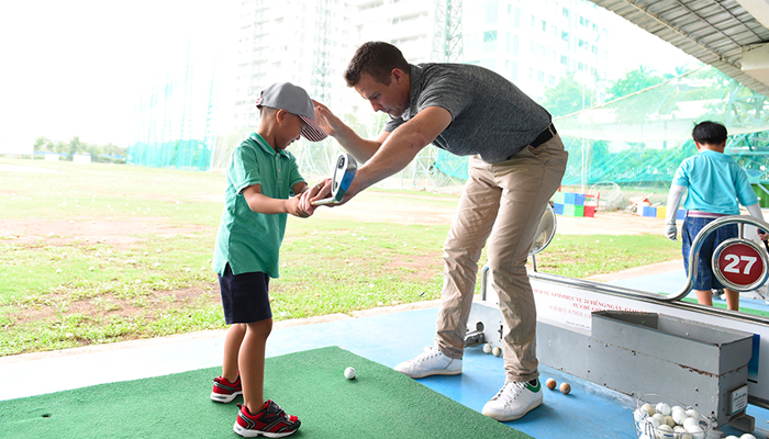 học viện golf cho trẻ em