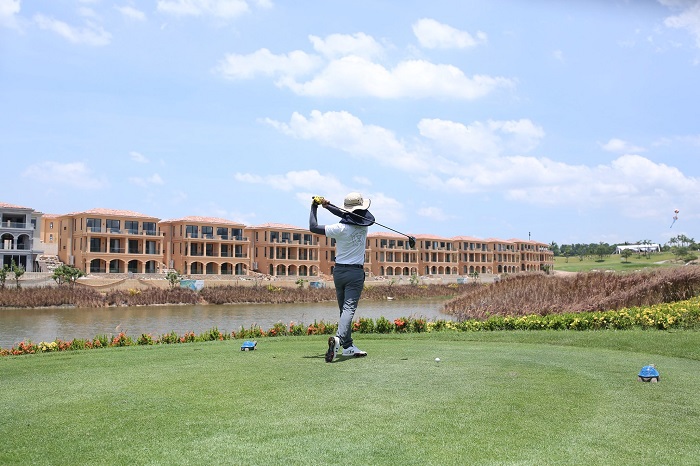 Sân golf Skylake Golf Club - một trong những sân golf đắt nhất Việt Nam
