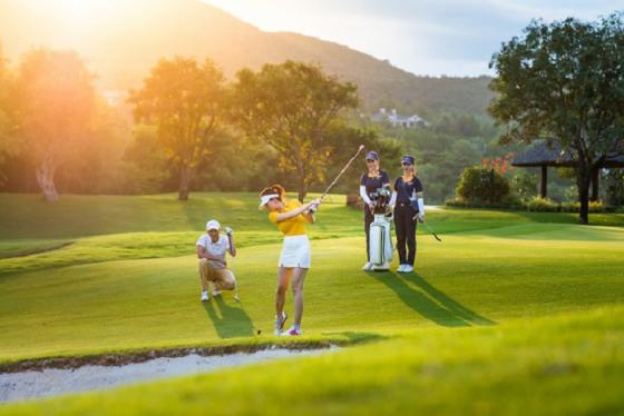 Chiêm ngưỡng vẻ đẹp của các sân golf Nha Trang sang trọng và đẳng cấp