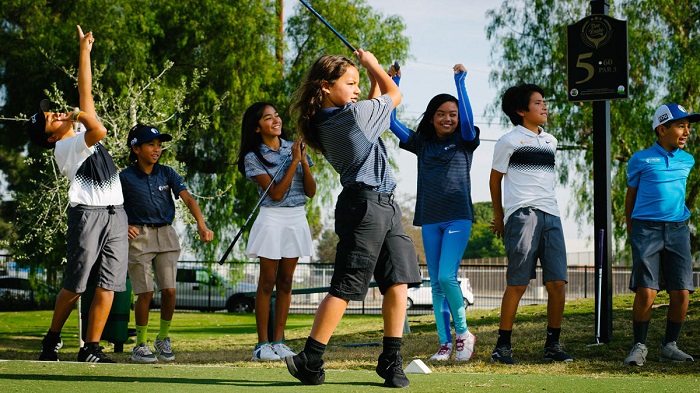 những thông tin cần biết khi chọn khóa học golf cho trẻ em 